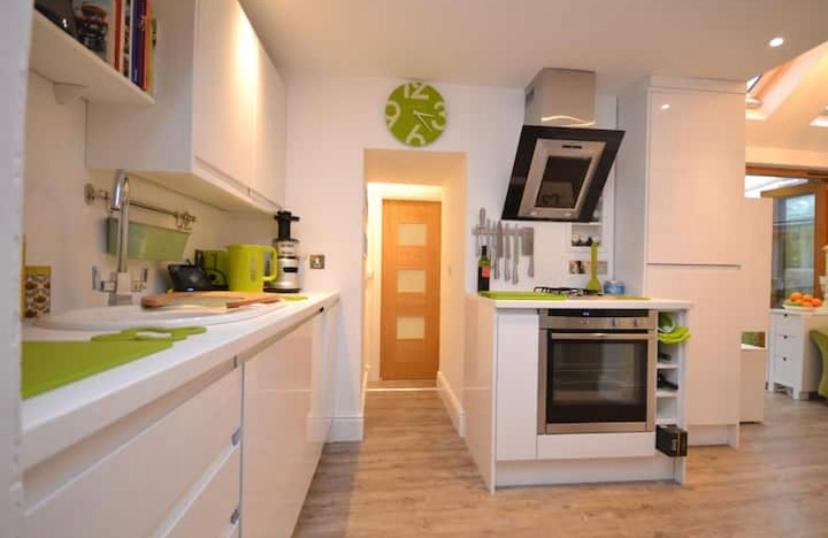 Compact, Central Apartment, Dog Friendly. Kingsbridge  Bagian luar foto